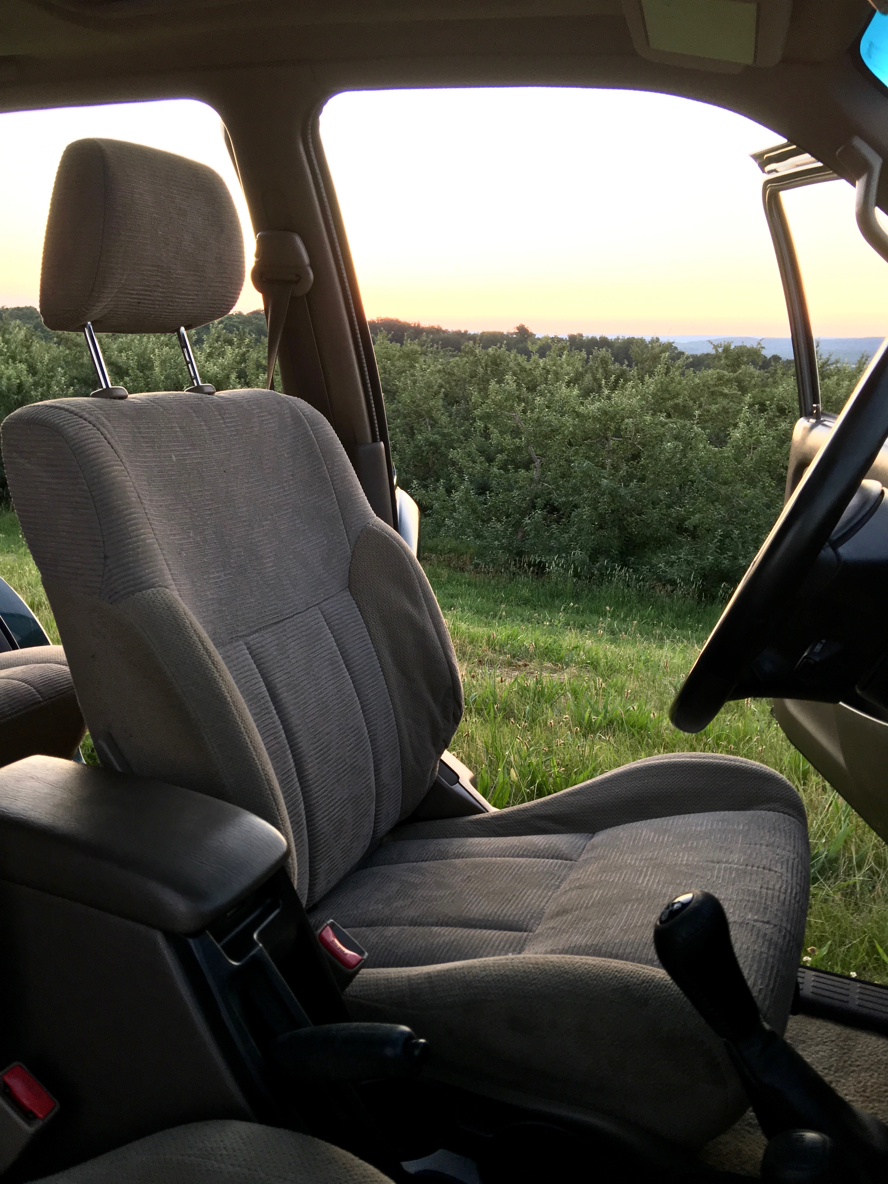 2000 Toyota 4Runner 3.4L V6 4WD 5 Speed Manual 129K - 3rd Gen - Our Pro Recon - New Clutch, Timing Belt and Waterpump, New Valve Cover Gaskets, New Spark Plugs, New Alternator, New Radiator, New Muffler and Tailpipe, New Rear Coil Springs, New Rear Shocks, New Brakes, New Tires, Frame Descaling, Applied Rust Converter Rust Mort, Sealed Frame with Fluid Film, New Bumpers - Beautiful Engine - has No Leaks — photo 36